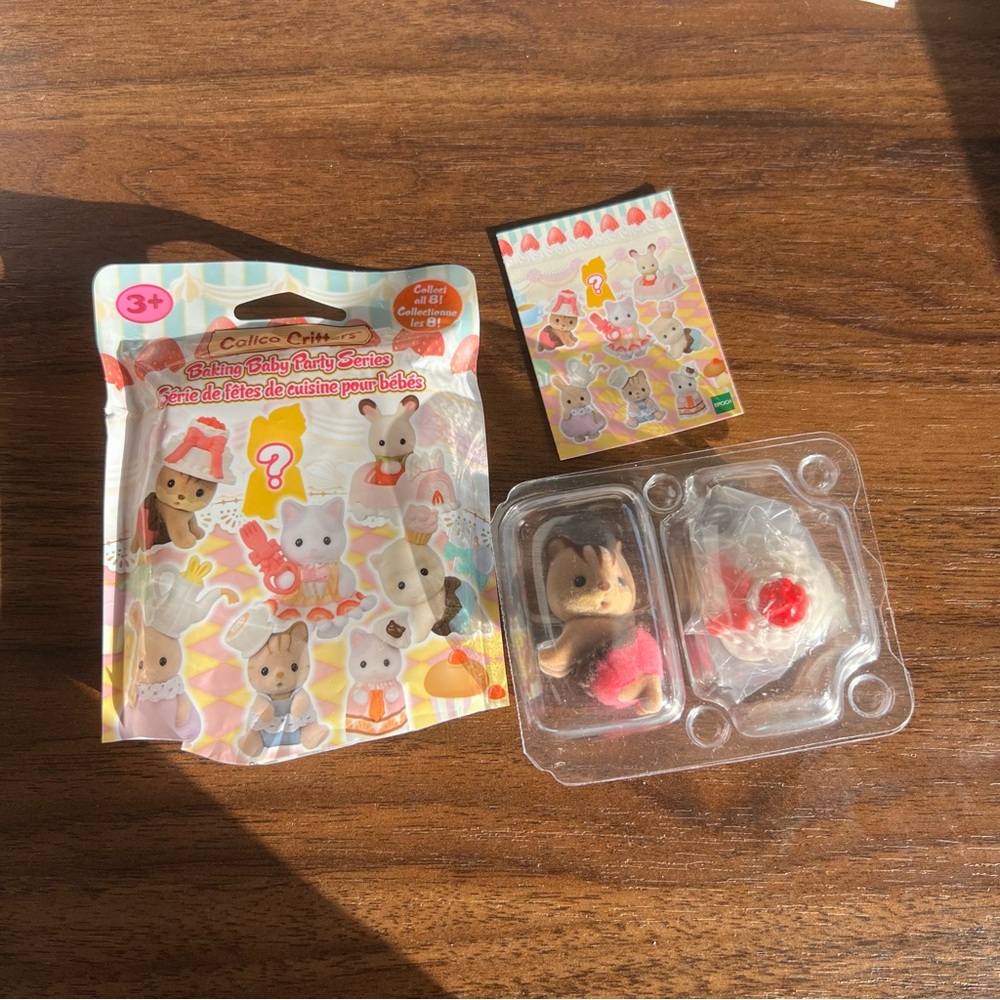 Calico Critters Baking Baby Party Series Collectible